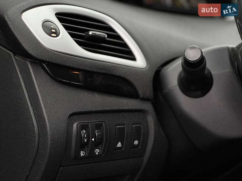 Мінівен Renault Scenic 2013 в Львові