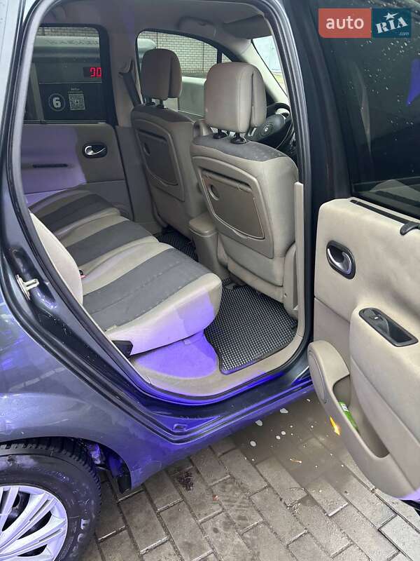 Минивэн Renault Scenic 2004 в Кременчуге