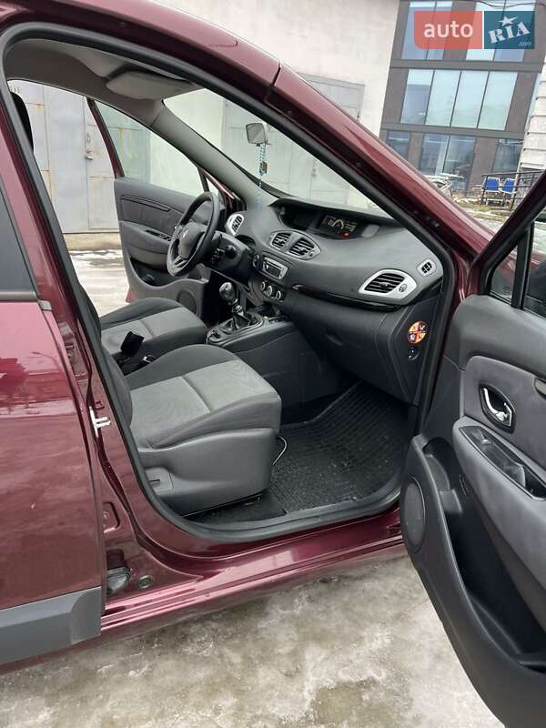 Минивэн Renault Scenic 2013 в Львове