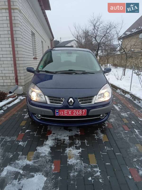 Минивэн Renault Scenic 2009 в 