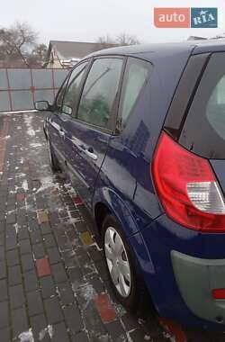 Минивэн Renault Scenic 2009 в 