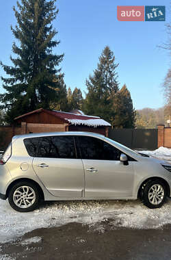 Минивэн Renault Scenic 2012 в 