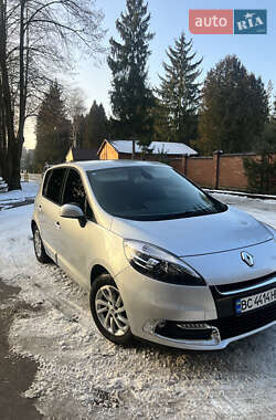 Минивэн Renault Scenic 2012 в 