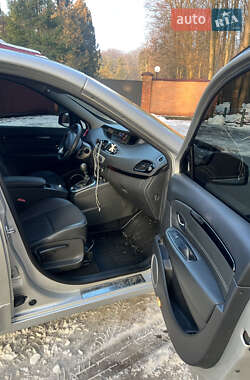 Минивэн Renault Scenic 2012 в 