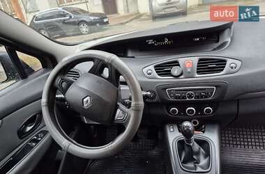 Минивэн Renault Scenic 2009 в 