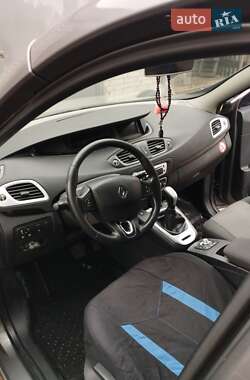 Минивэн Renault Scenic 2013 в 
