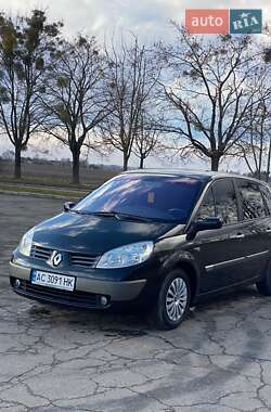 Минивэн Renault Scenic 2004 в Владимире