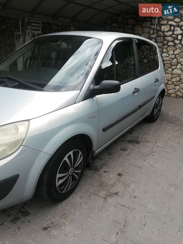 Мінівен Renault Scenic 2004 в 