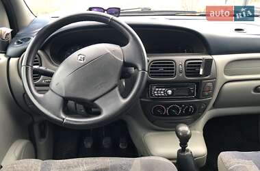 Минивэн Renault Scenic 2000 в 
