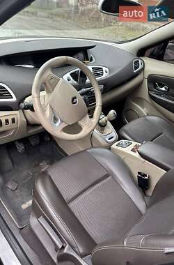 Минивэн Renault Scenic 2010 в 