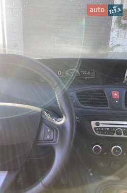 Минивэн Renault Scenic 2010 в 