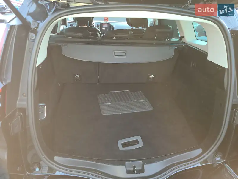 Минивэн Renault Scenic 2017 в 