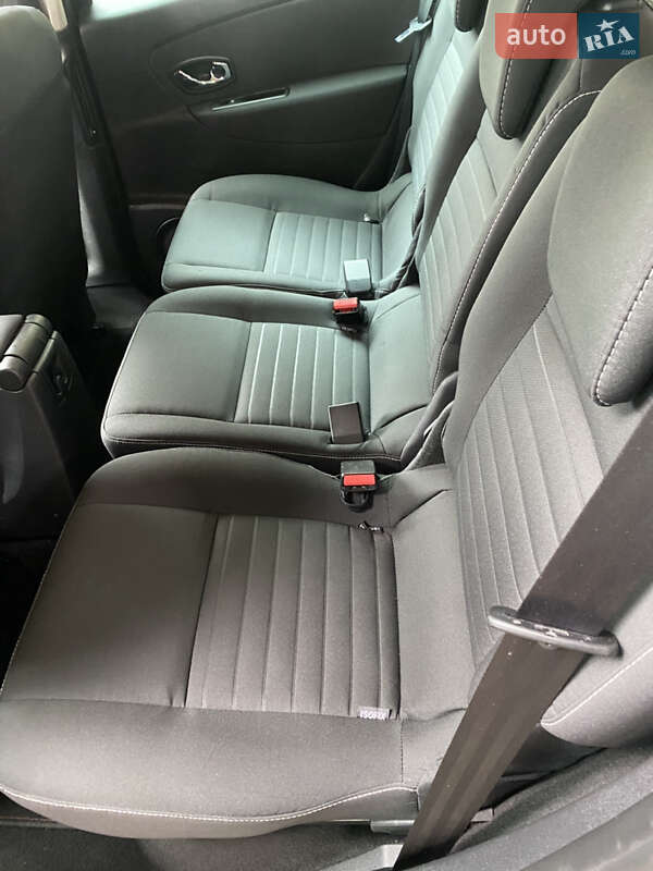 Минивэн Renault Scenic 2016 в Луцке