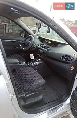 Мінівен Renault Scenic 2011 в 