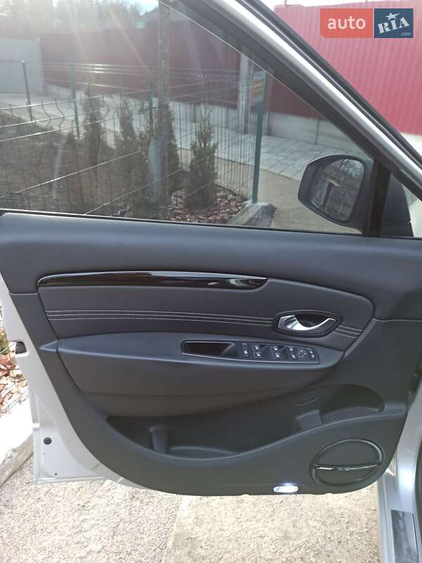 Минивэн Renault Scenic 2011 в Мироновке