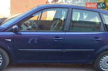 Минивэн Renault Scenic 2004 в 