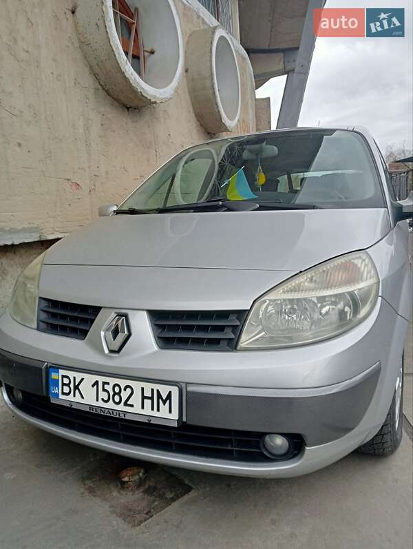 Минивэн Renault Scenic 2004 в 