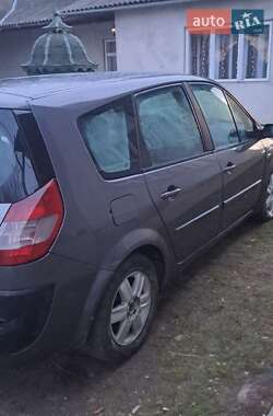 Минивэн Renault Scenic 2004 в 