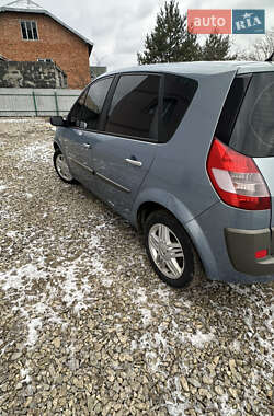 Минивэн Renault Scenic 2004 в 