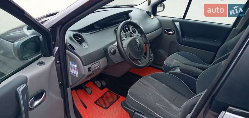 Минивэн Renault Scenic 2004 в Черновцах