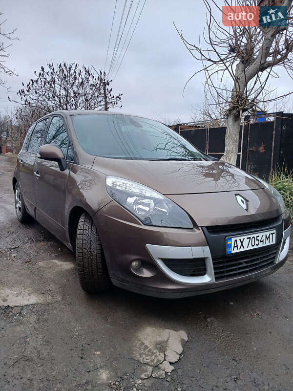 Минивэн Renault Scenic 2010 в Золочеве