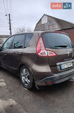 Минивэн Renault Scenic 2010 в 