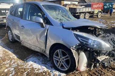 Минивэн Renault Scenic 2012 в 