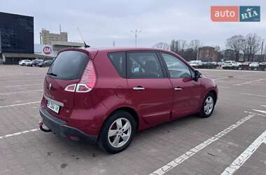 Минивэн Renault Scenic 2010 в 