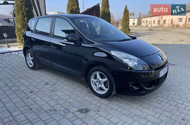 Минивэн Renault Scenic 2011 в Косове