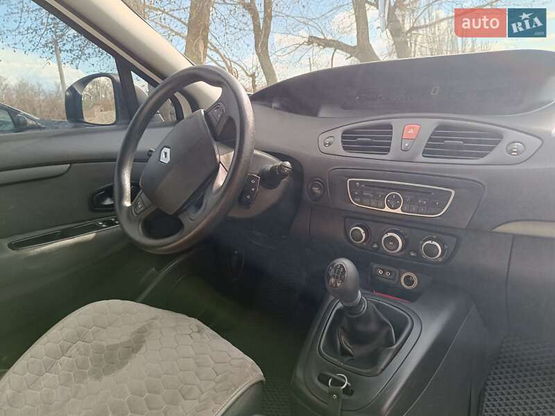 Мінівен Renault Scenic 2010 в Кропивницькому