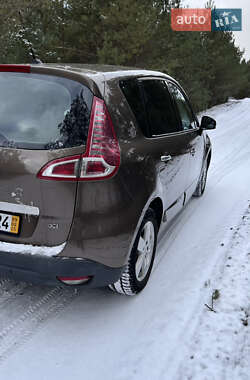 Минивэн Renault Scenic 2010 в Остроге