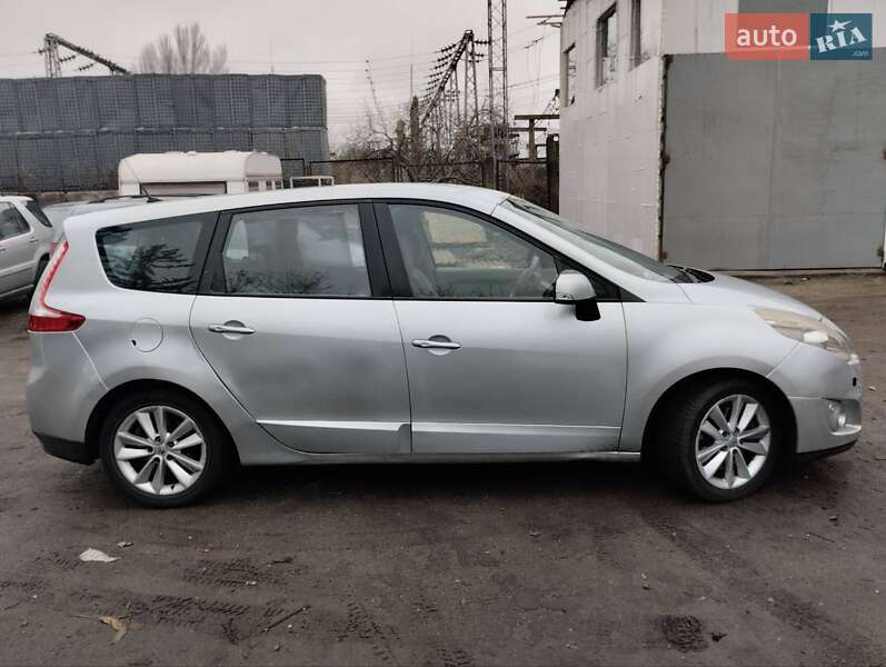 Минивэн Renault Scenic 2009 в Запорожье