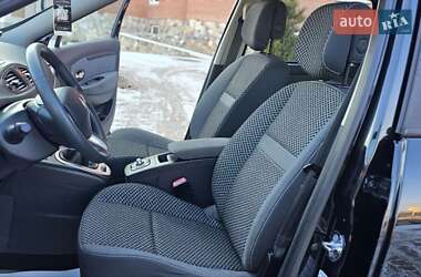 Минивэн Renault Scenic 2011 в 
