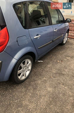Минивэн Renault Scenic 2005 в 