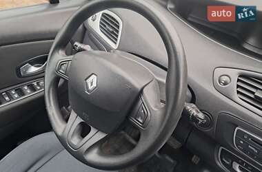 Минивэн Renault Scenic 2010 в 