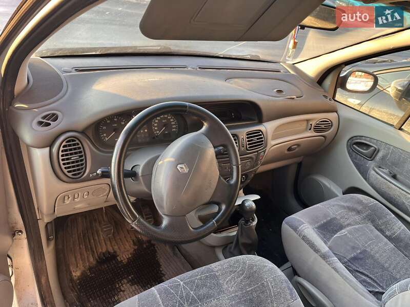 Минивэн Renault Scenic 2001 в Киеве