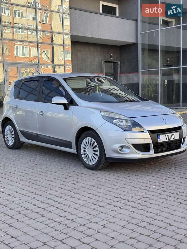 Минивэн Renault Scenic 2010 в Ивано-Франковске