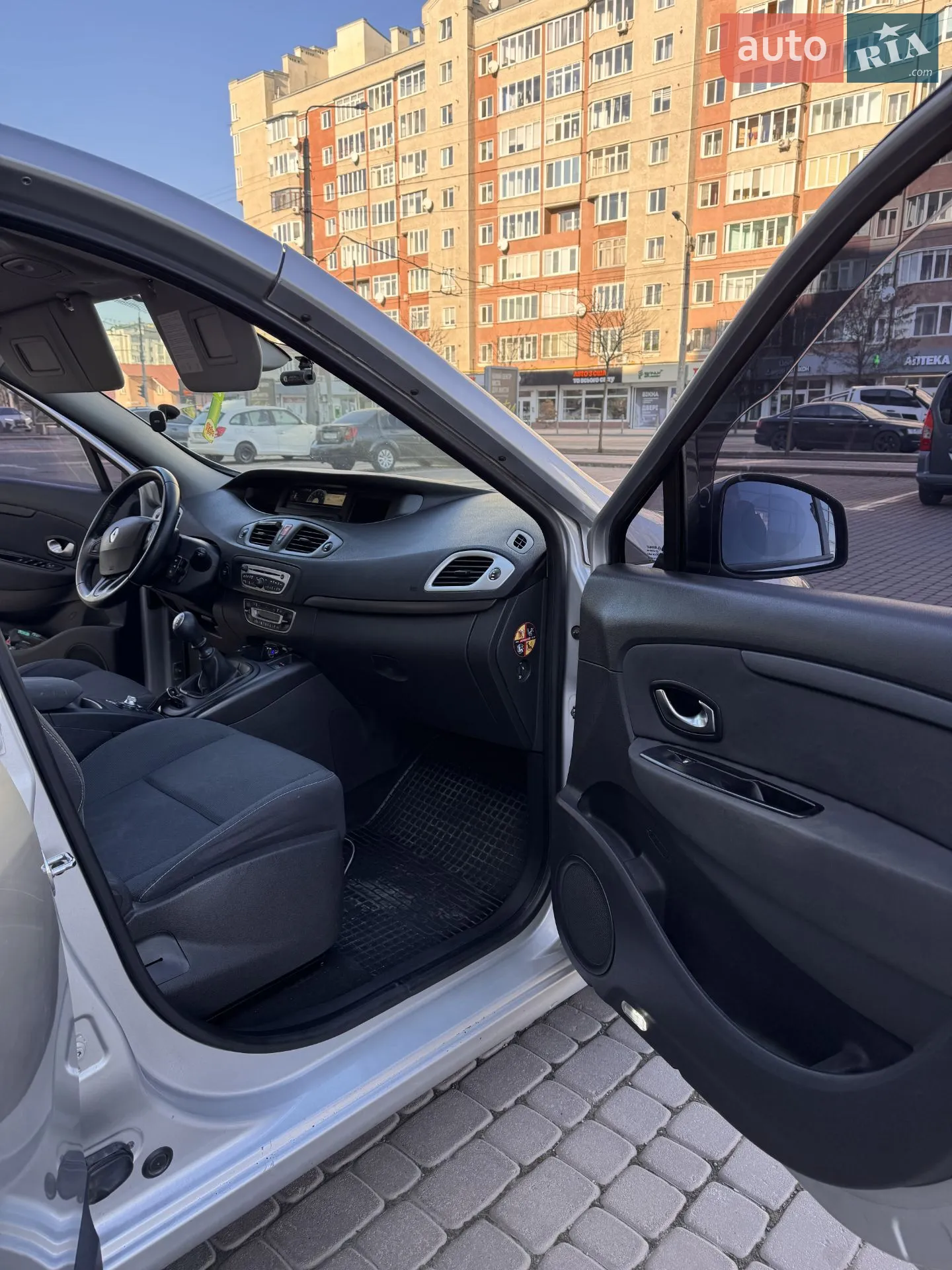 2010 Renault Scenic - мініатюра 16