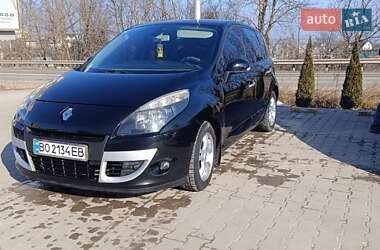 Минивэн Renault Scenic 2011 в 