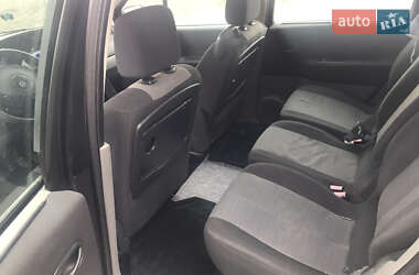 Минивэн Renault Scenic 2004 в 