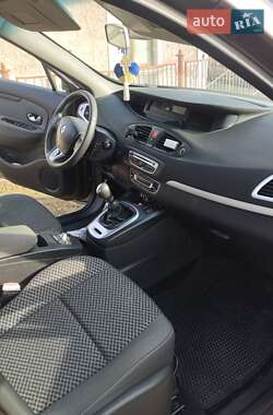 Минивэн Renault Scenic 2011 в 