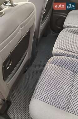 Минивэн Renault Scenic 2011 в 