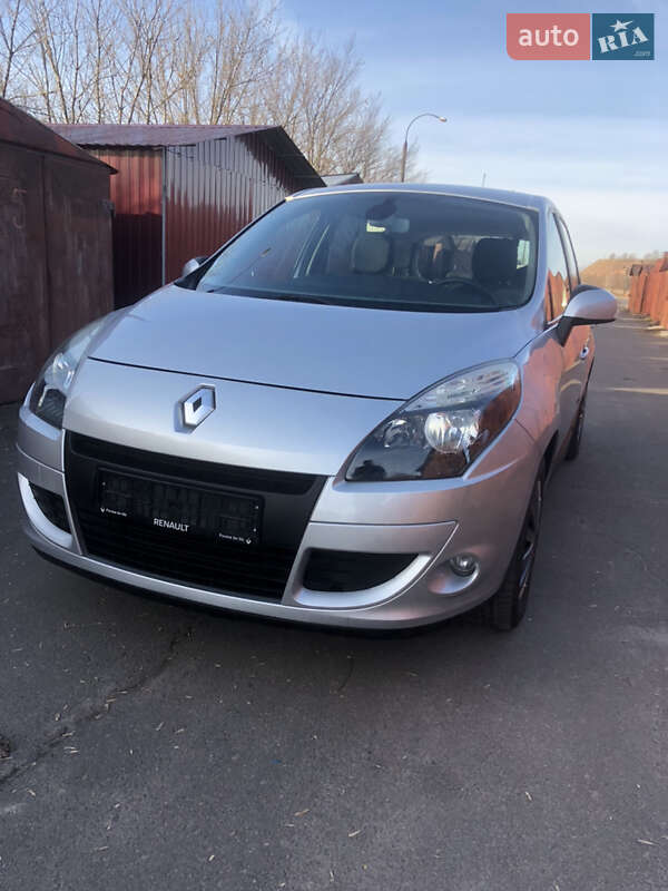 Renault Scenic 2011