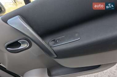 Минивэн Renault Scenic 2005 в 