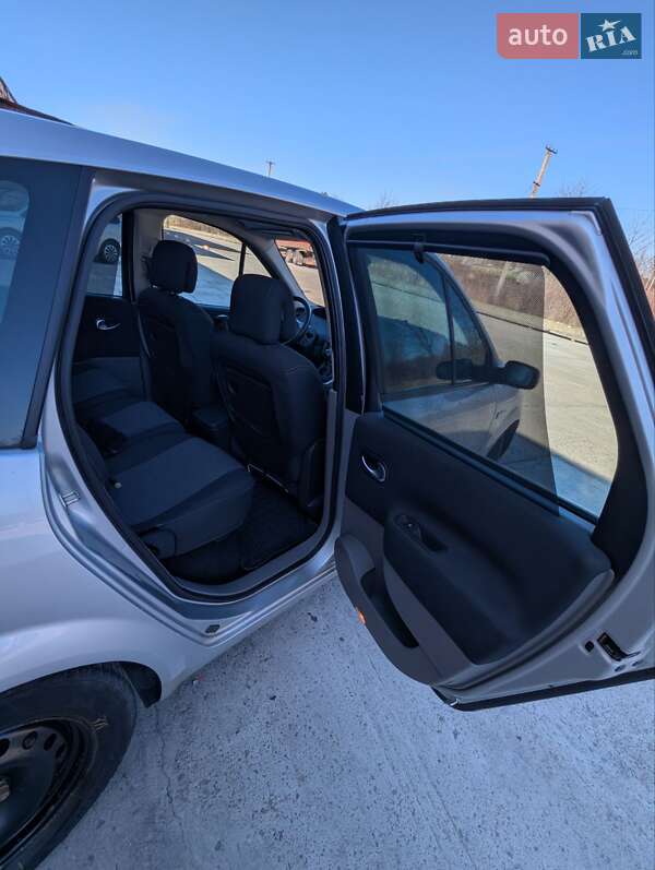 Мінівен Renault Scenic 2005 в Стрию