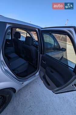 Минивэн Renault Scenic 2005 в 