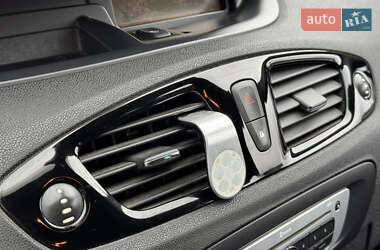 Мінівен Renault Scenic 2015 в 