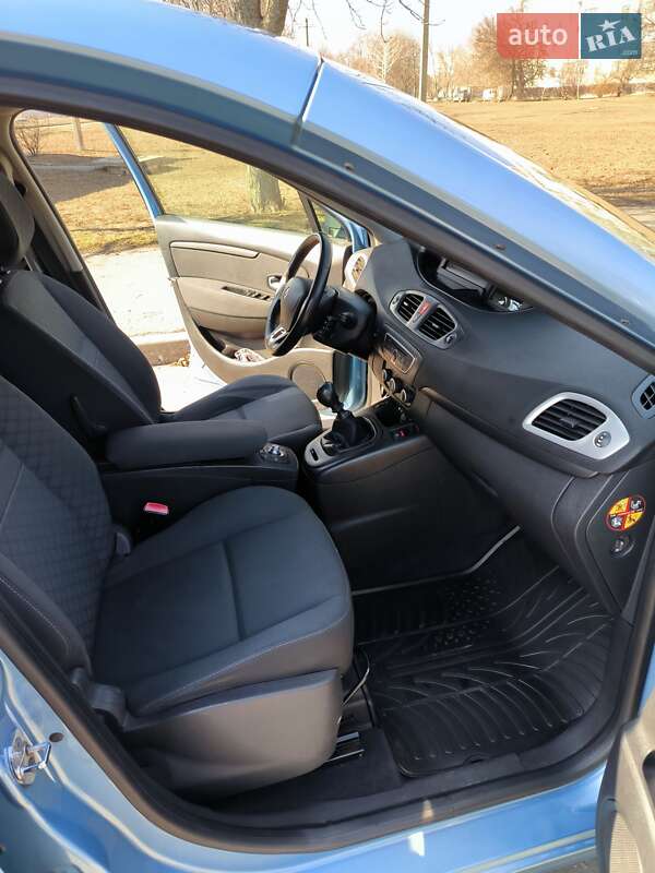 Минивэн Renault Scenic 2009 в Лозовой