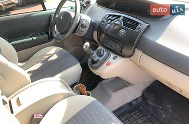 Минивэн Renault Scenic 2003 в 
