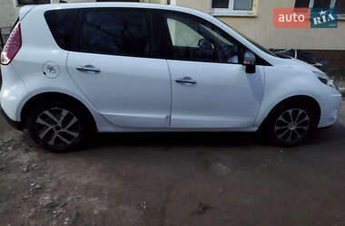 Минивэн Renault Scenic 2011 в 
